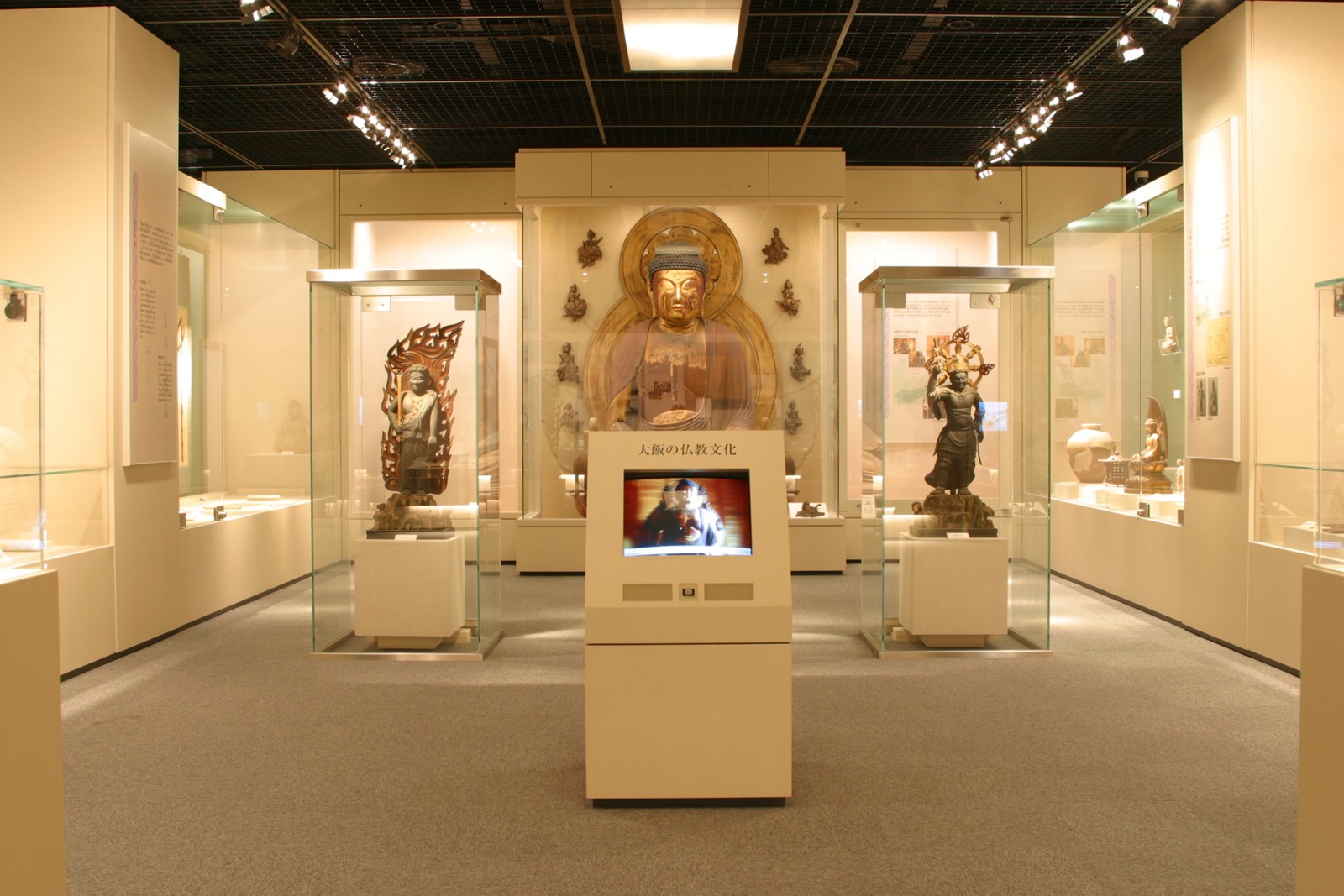 郷土史料館常設展示室の写真